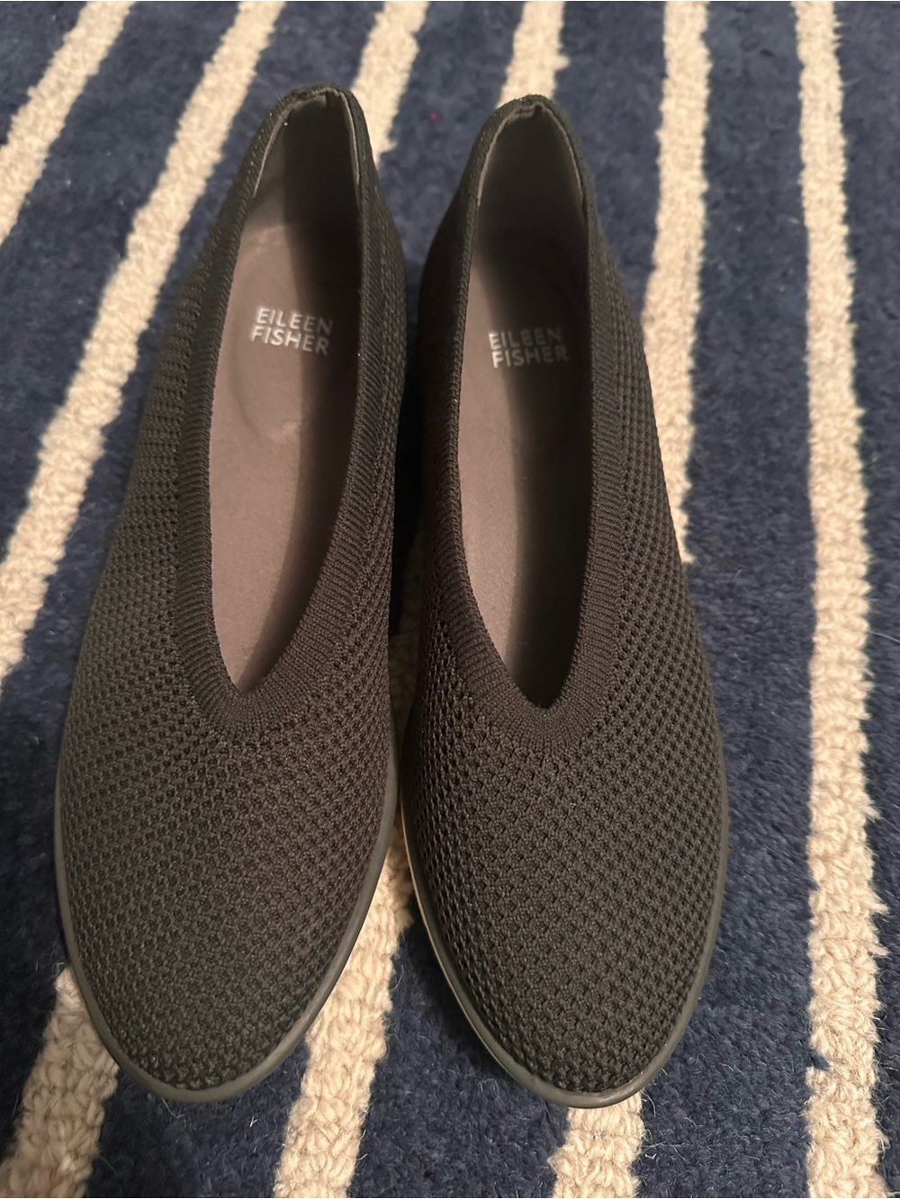 Eileen Fisher Grey Knit Slip-On flat almond shape toe shoes.